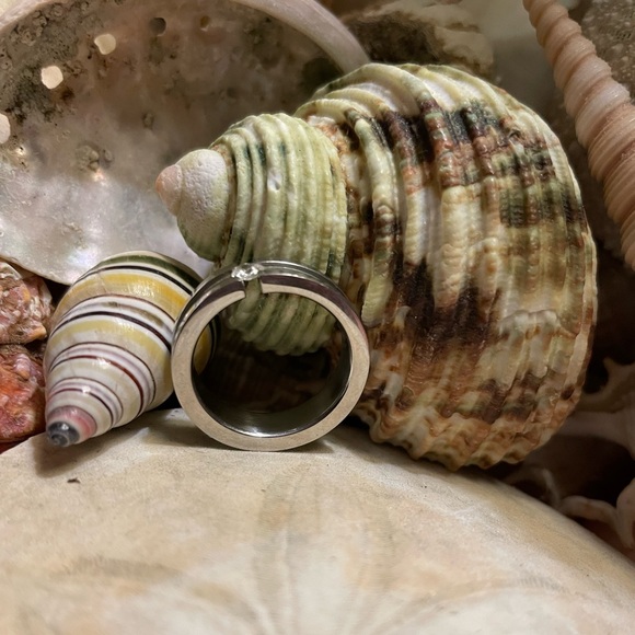 Stainless steel ring with crystal - Picture 2 of 2